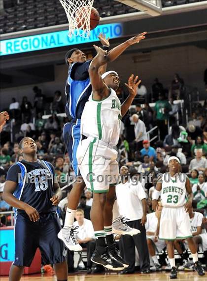 Thumbnail 3 in Compton vs. Lincoln (CIF SoCal D2 Final) photogallery.