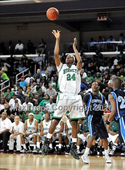 Thumbnail 2 in Compton vs. Lincoln (CIF SoCal D2 Final) photogallery.