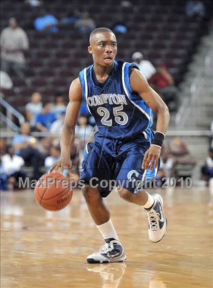 Thumbnail 3 in Compton vs. Lincoln (CIF SoCal D2 Final) photogallery.
