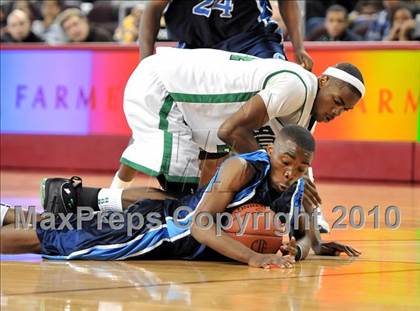 Thumbnail 3 in Compton vs. Lincoln (CIF SoCal D2 Final) photogallery.