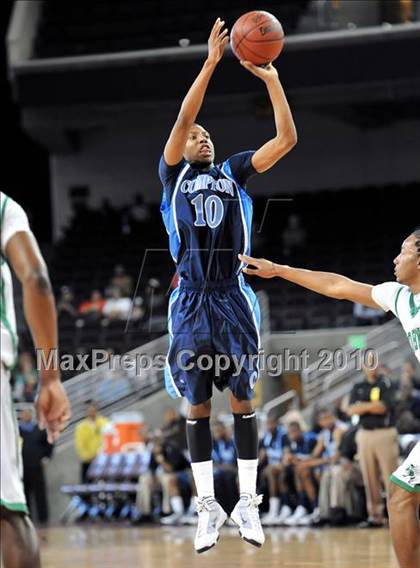Thumbnail 2 in Compton vs. Lincoln (CIF SoCal D2 Final) photogallery.