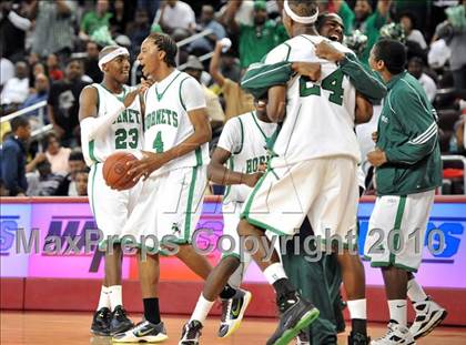 Thumbnail 3 in Compton vs. Lincoln (CIF SoCal D2 Final) photogallery.