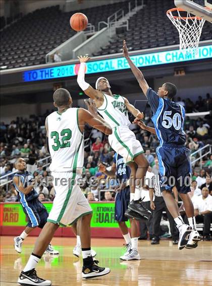 Thumbnail 1 in Compton vs. Lincoln (CIF SoCal D2 Final) photogallery.