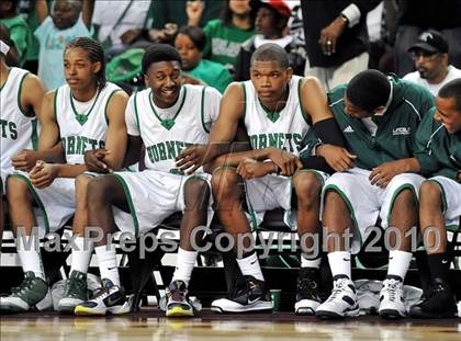 Thumbnail 2 in Compton vs. Lincoln (CIF SoCal D2 Final) photogallery.