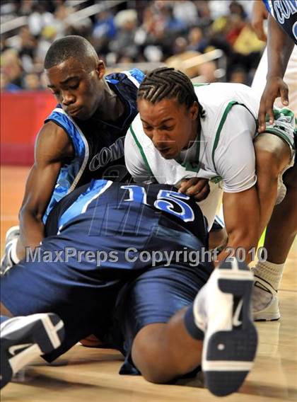 Thumbnail 3 in Compton vs. Lincoln (CIF SoCal D2 Final) photogallery.