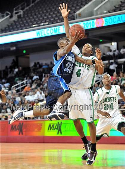 Thumbnail 3 in Compton vs. Lincoln (CIF SoCal D2 Final) photogallery.