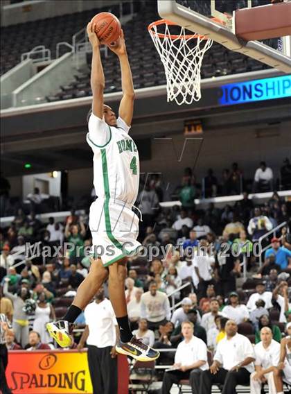 Thumbnail 3 in Compton vs. Lincoln (CIF SoCal D2 Final) photogallery.