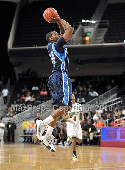 Thumbnail 2 in Compton vs. Lincoln (CIF SoCal D2 Final) photogallery.