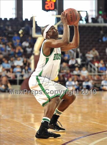 Thumbnail 3 in Compton vs. Lincoln (CIF SoCal D2 Final) photogallery.