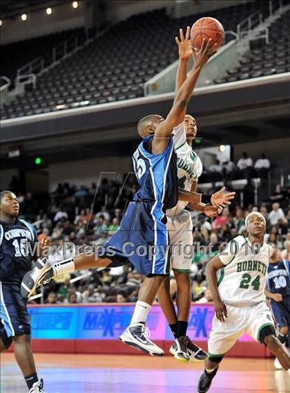 Thumbnail 1 in Compton vs. Lincoln (CIF SoCal D2 Final) photogallery.