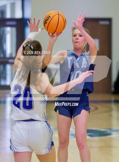 Thumbnail 3 in Lanier Christian Academy vs. The King's Academy (GAPPS 1-AA Semifinals) photogallery.