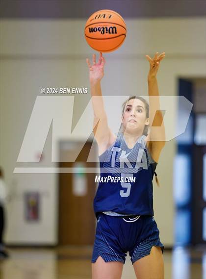 Thumbnail 1 in Lanier Christian Academy vs. The King's Academy (GAPPS 1-AA Semifinals) photogallery.