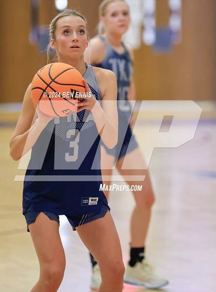 Thumbnail 3 in Lanier Christian Academy vs. The King's Academy (GAPPS 1-AA Semifinals) photogallery.