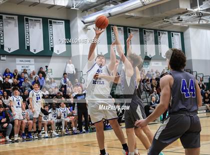 Thumbnail 2 in Haldane vs. Millbrook (NYSPHSAA Class C Regional Semifinal) photogallery.