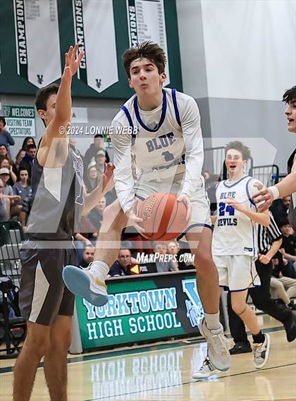 Thumbnail 1 in Haldane vs. Millbrook (NYSPHSAA Class C Regional Semifinal) photogallery.