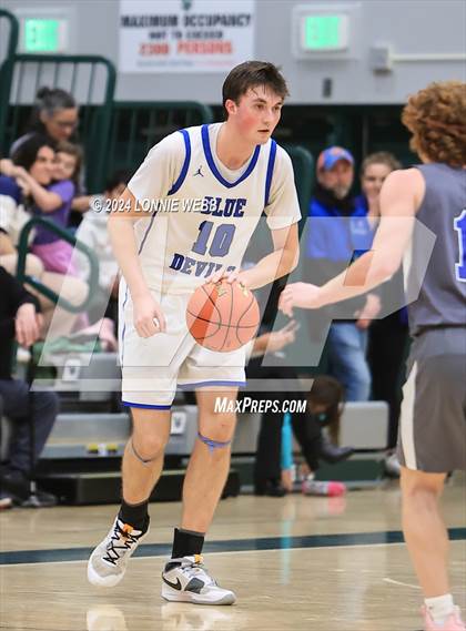 Thumbnail 1 in Haldane vs. Millbrook (NYSPHSAA Class C Regional Semifinal) photogallery.