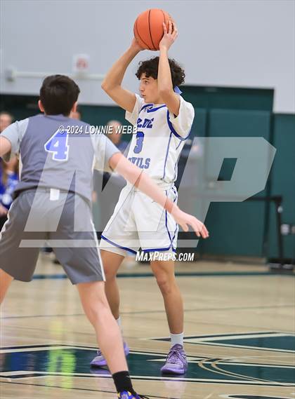 Thumbnail 3 in Haldane vs. Millbrook (NYSPHSAA Class C Regional Semifinal) photogallery.