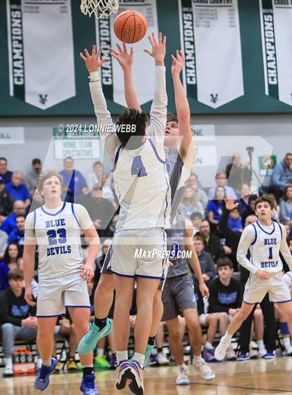 Thumbnail 2 in Haldane vs. Millbrook (NYSPHSAA Class C Regional Semifinal) photogallery.