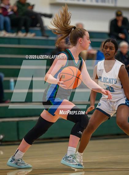 Thumbnail 2 in Dougherty Valley vs. Branson (Sabrina Ionescu SI20 Showcase) photogallery.