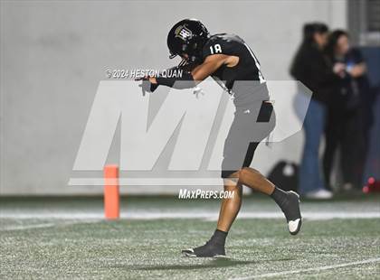 Thumbnail 3 in Notre Dame (SO) @ Servite photogallery.