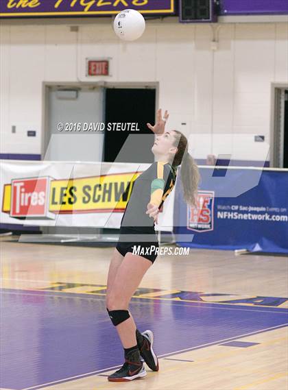 Thumbnail 3 in Sonora vs. Christian Brothers (CIF SJS D3 Final) photogallery.