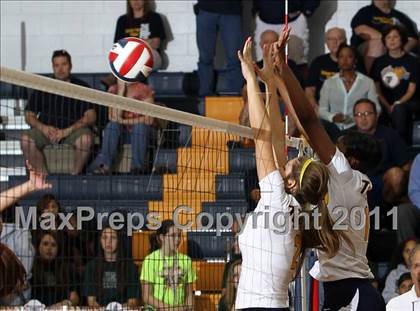 Thumbnail 3 in Stony Point vs. Leander photogallery.