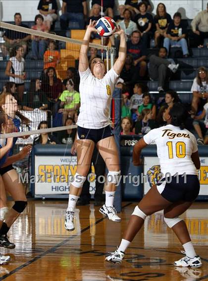 Thumbnail 2 in Stony Point vs. Leander photogallery.