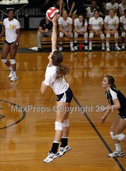 Thumbnail 1 in Stony Point vs. Leander photogallery.