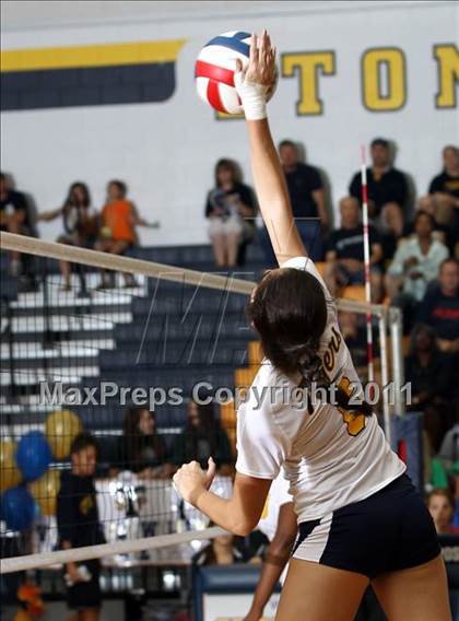 Thumbnail 2 in Stony Point vs. Leander photogallery.