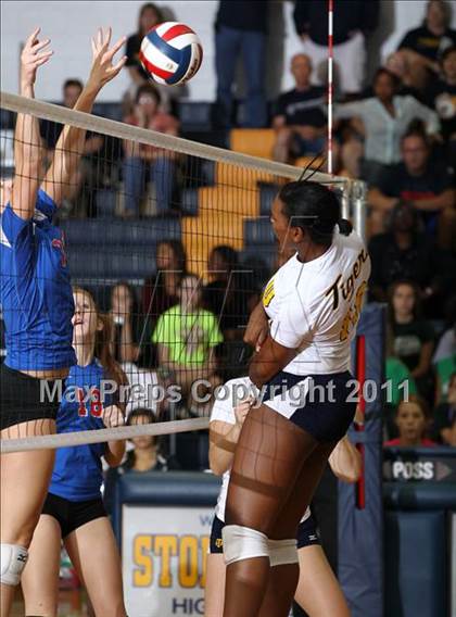 Thumbnail 3 in Stony Point vs. Leander photogallery.