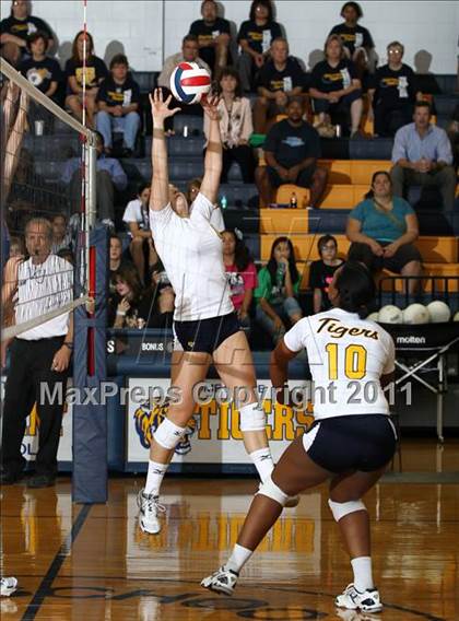Thumbnail 1 in Stony Point vs. Leander photogallery.