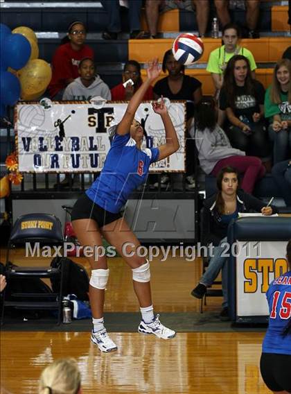 Thumbnail 1 in Stony Point vs. Leander photogallery.