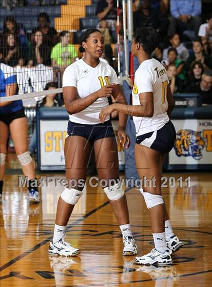 Thumbnail 2 in Stony Point vs. Leander photogallery.