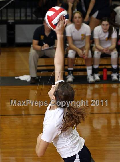Thumbnail 3 in Stony Point vs. Leander photogallery.
