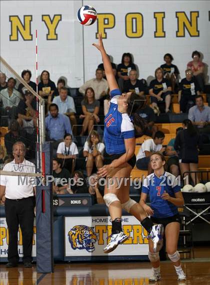 Thumbnail 3 in Stony Point vs. Leander photogallery.