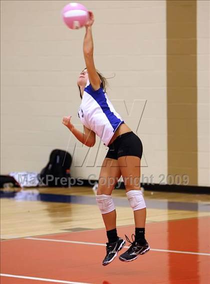 Thumbnail 3 in Friendswood vs. Carroll (Pearland Volleyball Classic) photogallery.