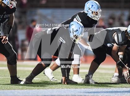 Thumbnail 3 in Rancho Buena Vista vs University City (CIF SDS D3 Quarterfinal) photogallery.