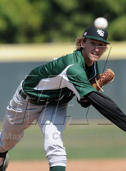Thumbnail 3 in Elsinore vs. De La Salle (Hard 9 National Classic) photogallery.