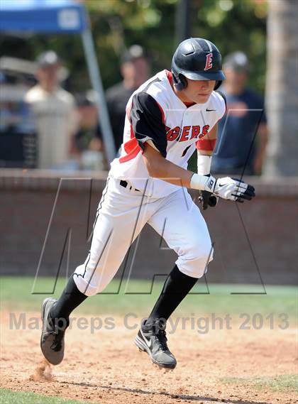 Thumbnail 1 in Elsinore vs. De La Salle (Hard 9 National Classic) photogallery.