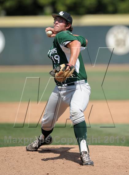 Thumbnail 3 in Elsinore vs. De La Salle (Hard 9 National Classic) photogallery.