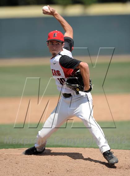 Thumbnail 3 in Elsinore vs. De La Salle (Hard 9 National Classic) photogallery.