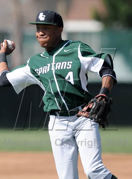 Thumbnail 1 in Elsinore vs. De La Salle (Hard 9 National Classic) photogallery.