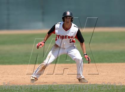 Thumbnail 2 in Elsinore vs. De La Salle (Hard 9 National Classic) photogallery.