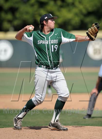 Thumbnail 3 in Elsinore vs. De La Salle (Hard 9 National Classic) photogallery.