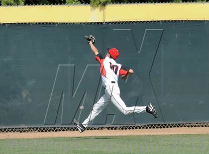Thumbnail 2 in Elsinore vs. De La Salle (Hard 9 National Classic) photogallery.