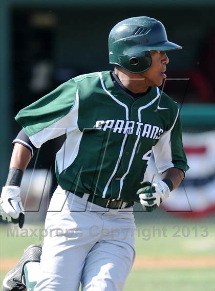 Thumbnail 2 in Elsinore vs. De La Salle (Hard 9 National Classic) photogallery.