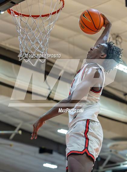 Thumbnail 2 in Long Island Lutheran vs Oak Hill Academy ( Bob McKillop Invitational ) photogallery.