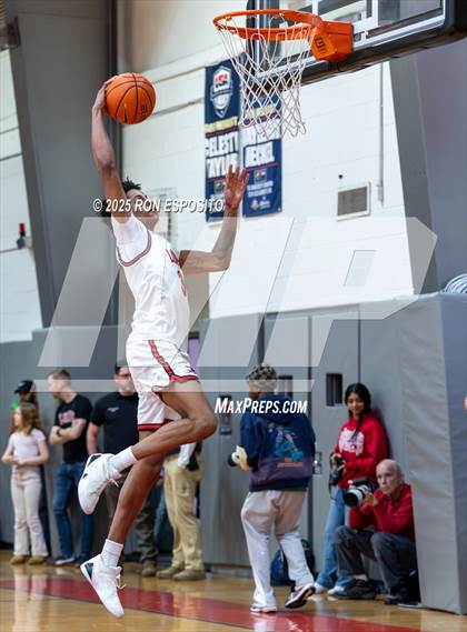 Thumbnail 3 in Long Island Lutheran vs Oak Hill Academy ( Bob McKillop Invitational ) photogallery.