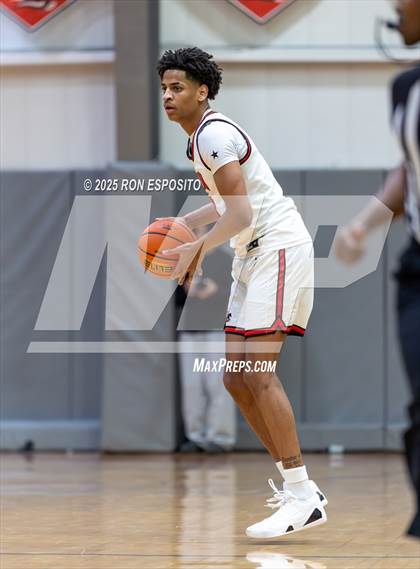 Thumbnail 3 in Long Island Lutheran vs Oak Hill Academy ( Bob McKillop Invitational ) photogallery.