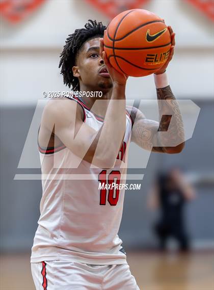 Thumbnail 3 in Long Island Lutheran vs Oak Hill Academy ( Bob McKillop Invitational ) photogallery.